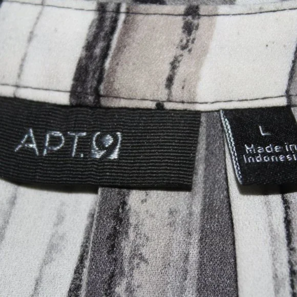 apt 9 sleeveless striped blouse (520) - Picture 5 of 7